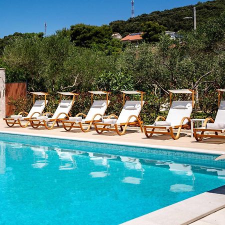 Foric Apartments With Outdoor Heated Pool Раб Екстер'єр фото