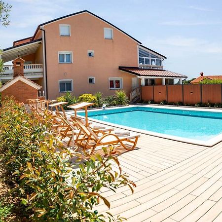 Foric Apartments With Outdoor Heated Pool Раб Екстер'єр фото
