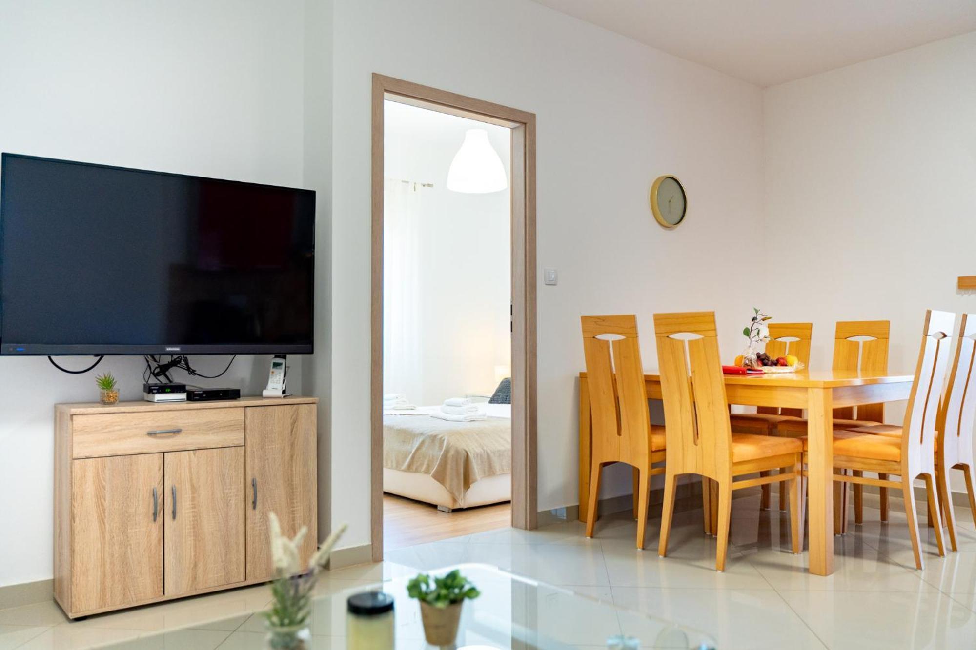 Foric Apartments With Outdoor Heated Pool Раб Екстер'єр фото