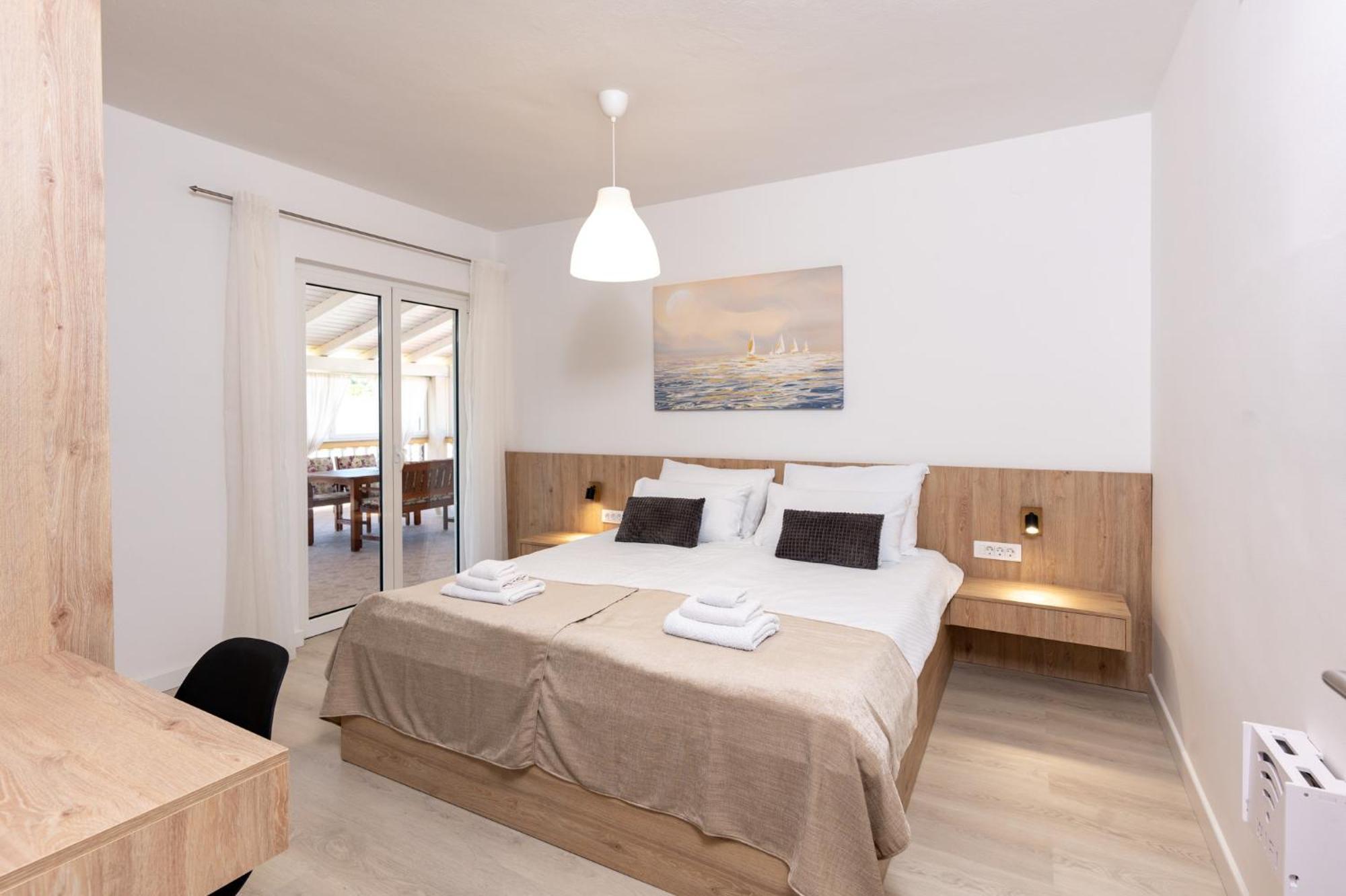 Foric Apartments With Outdoor Heated Pool Раб Екстер'єр фото