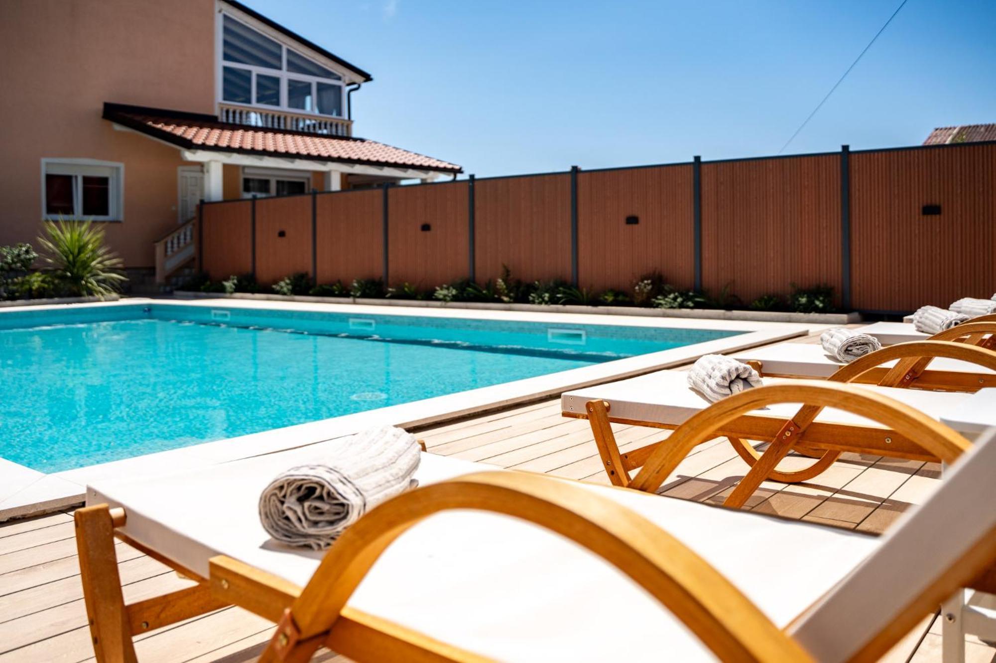 Foric Apartments With Outdoor Heated Pool Раб Екстер'єр фото