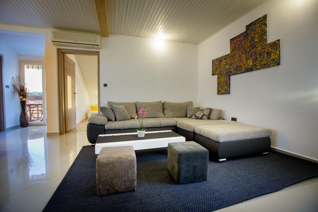 Foric Apartments With Outdoor Heated Pool Раб Екстер'єр фото