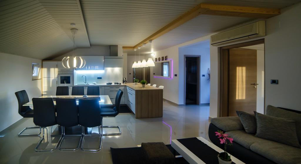 Foric Apartments With Outdoor Heated Pool Раб Екстер'єр фото