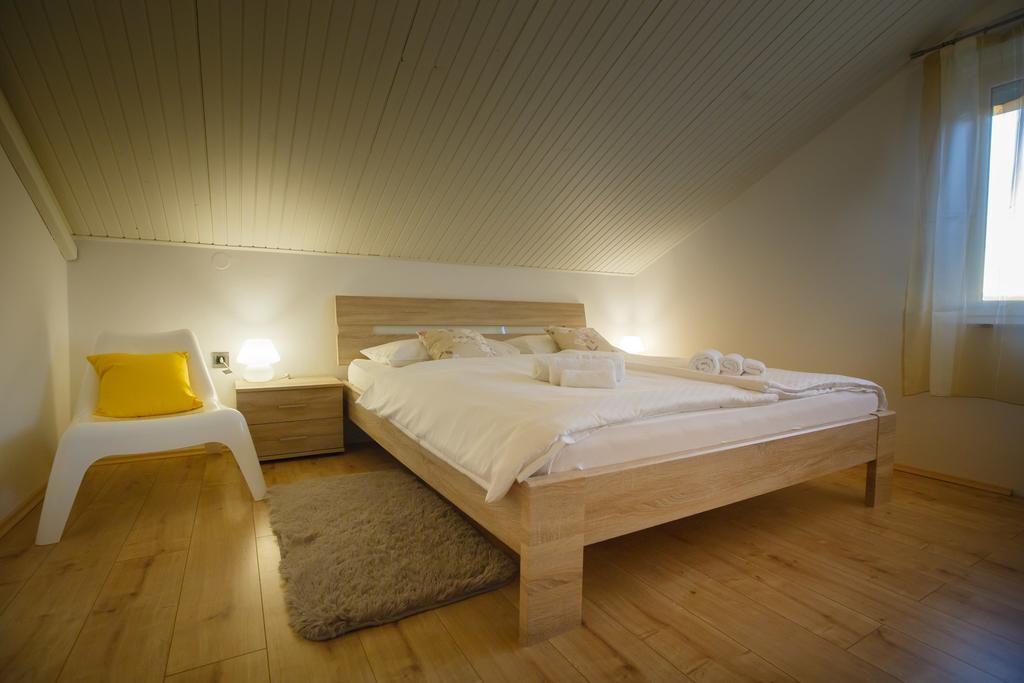 Foric Apartments With Outdoor Heated Pool Раб Екстер'єр фото